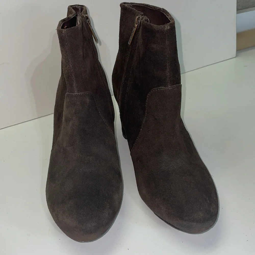 Kenneth Cole Reaction Look Over Here, brown suede booties